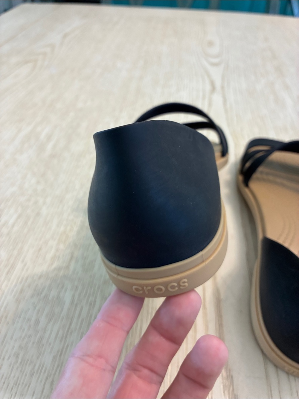 Womenâs Crocs Tulum Open Flats Sandal Shoes (Black/Tan) - Picture 5 of 14